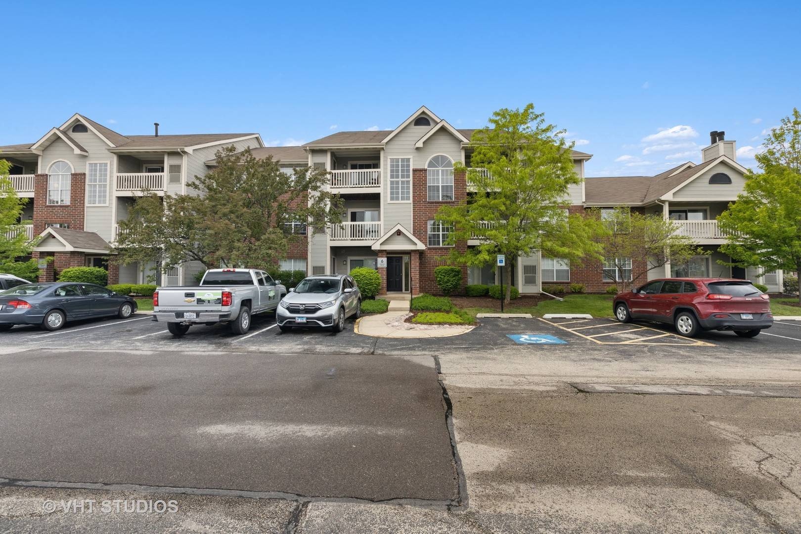 Wheaton, IL 60189,34 Sterling CIR #107
