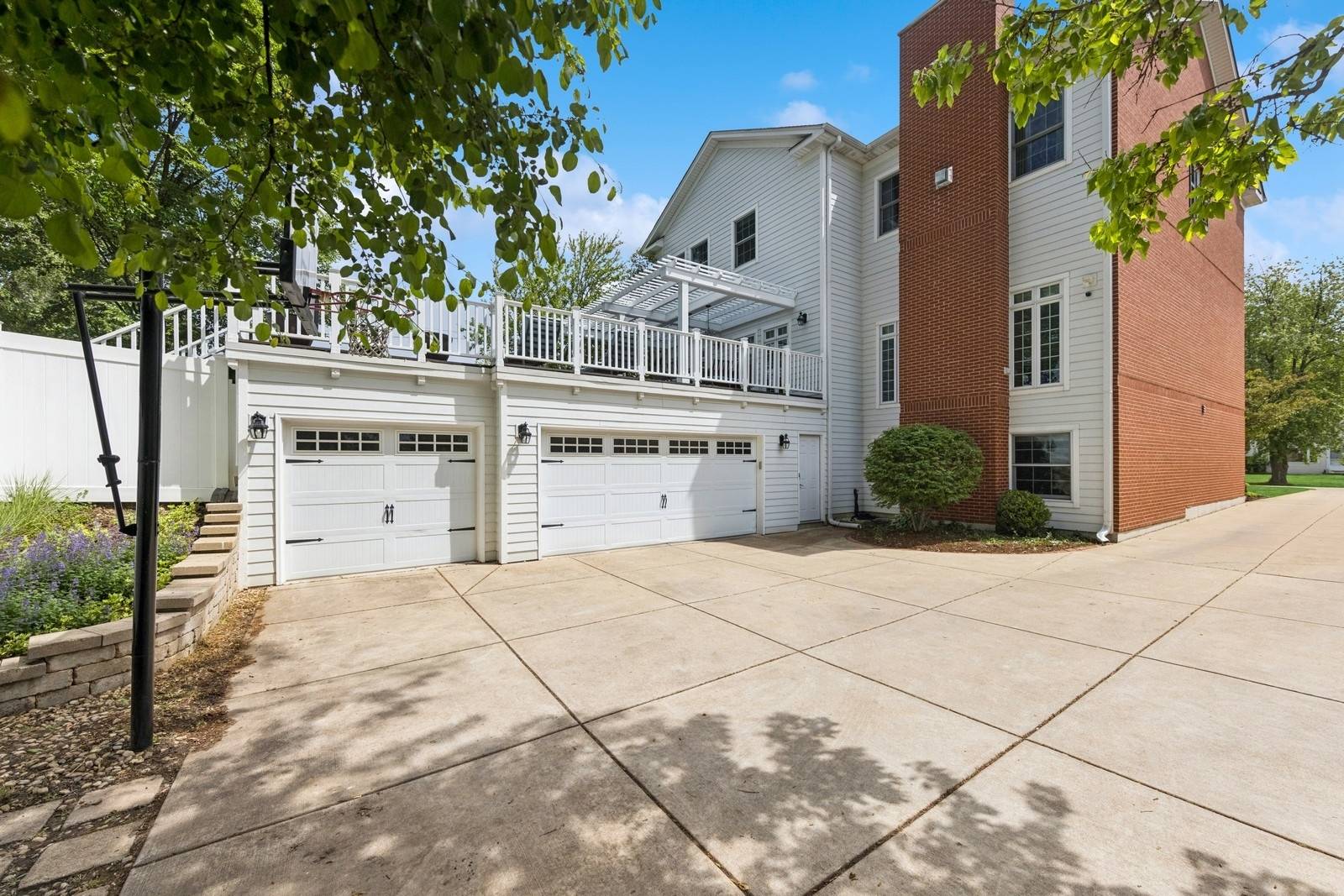 Clarendon Hills, IL 60514,16 Tuttle AVE
