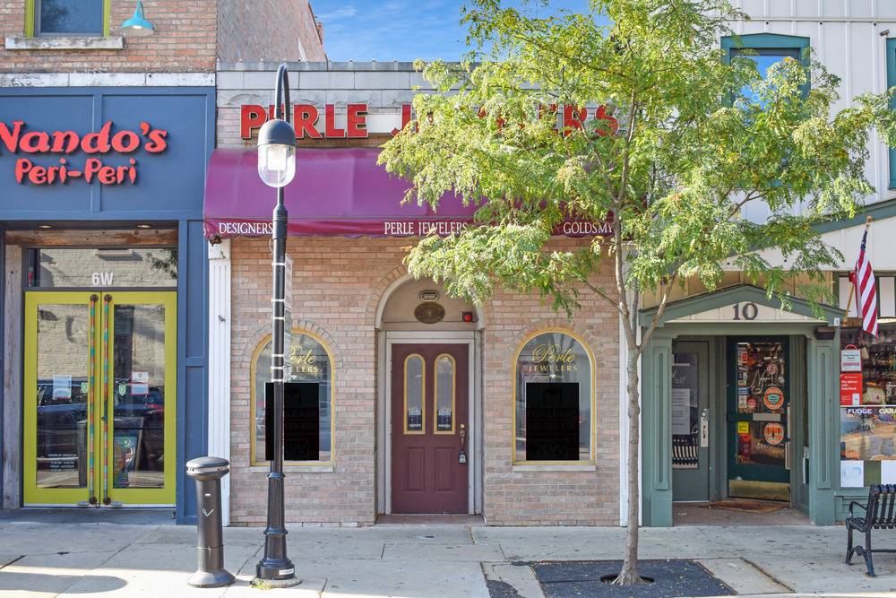 Naperville, IL 60540,8 W Jefferson AVE