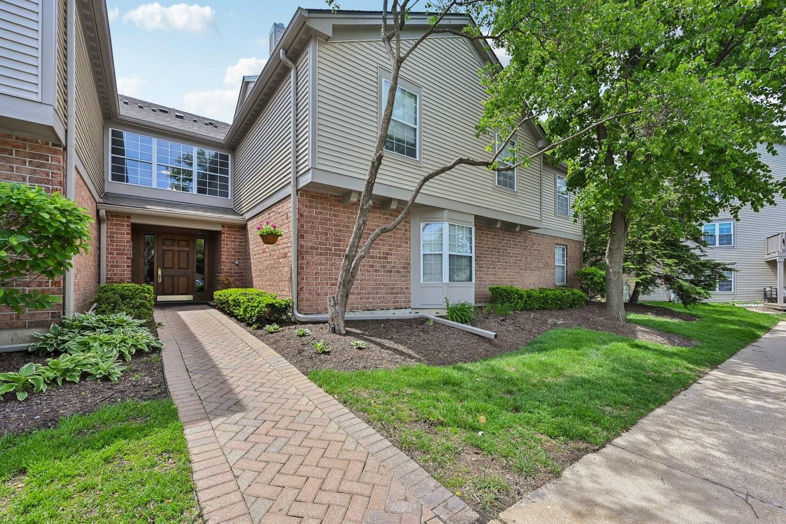 Schaumburg, IL 60195,1757 Eastwood CT #8