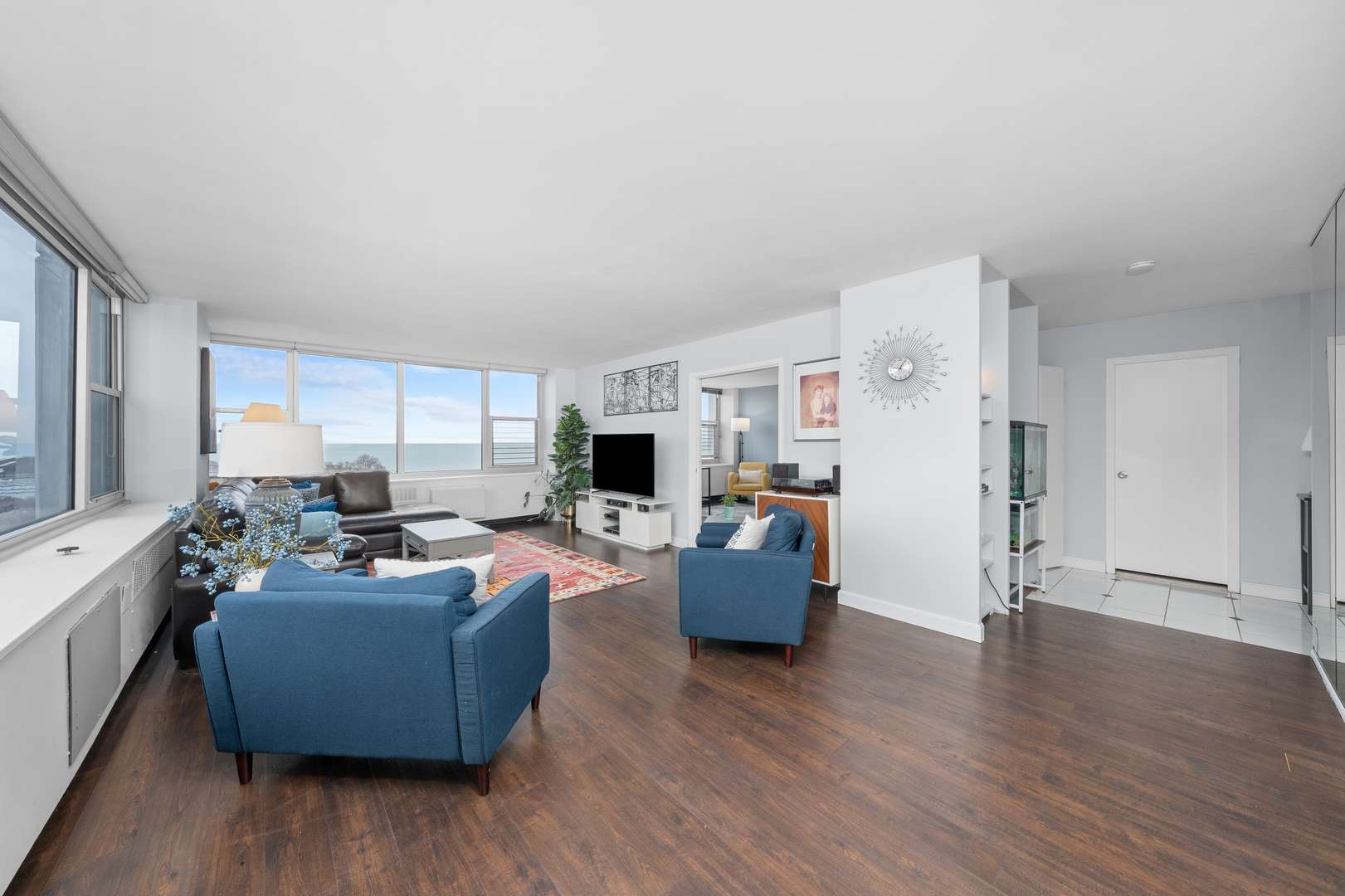 Chicago, IL 60613,4250 N Marine DR #1622