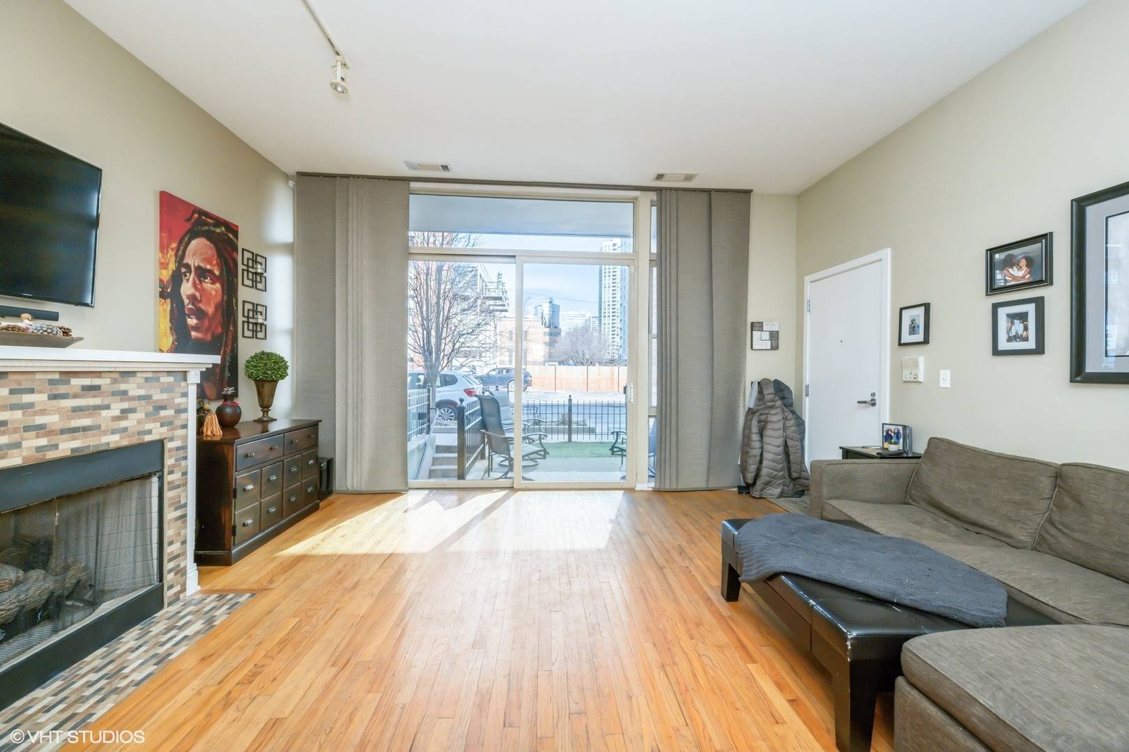 Chicago, IL 60661,324 N Jefferson ST #107
