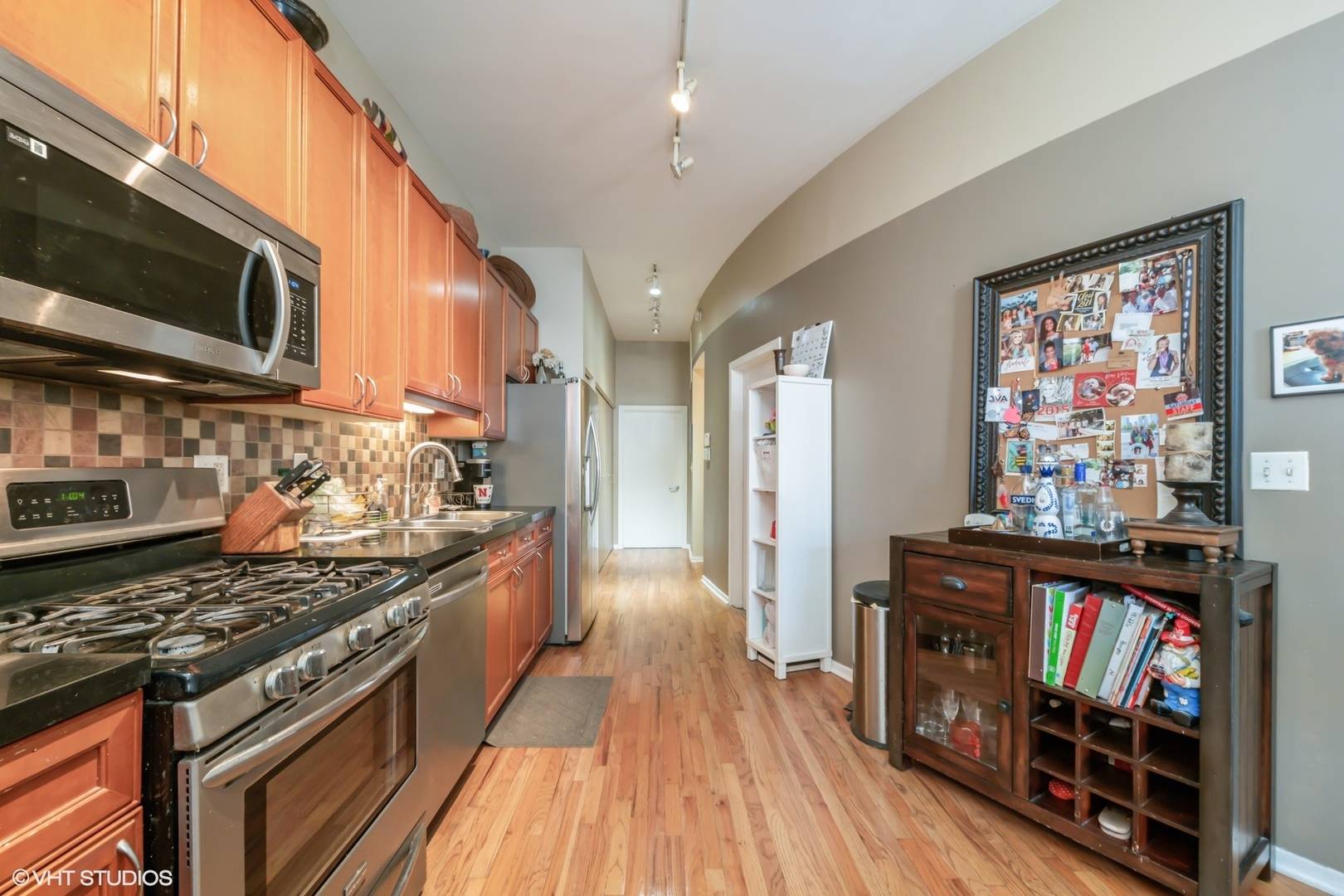 Chicago, IL 60661,324 N Jefferson ST #107