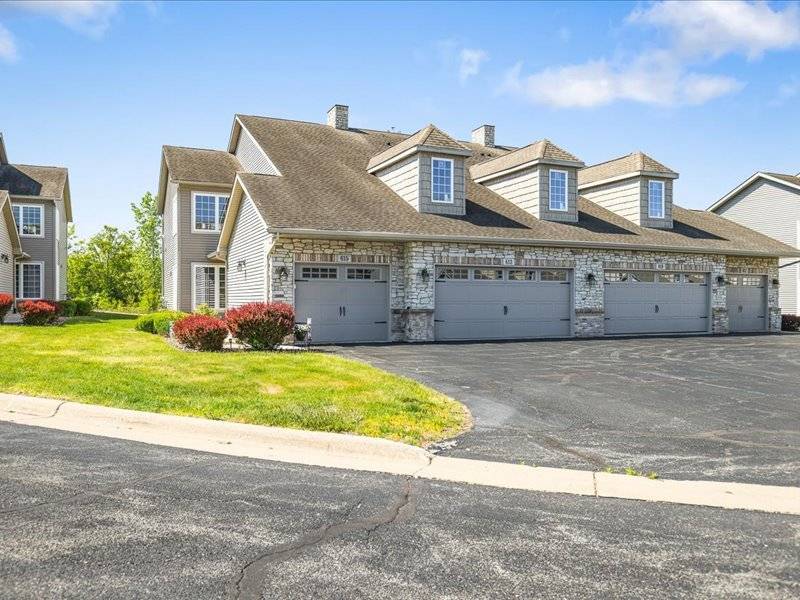 Rockton, IL 61072,615 Queens CT #7
