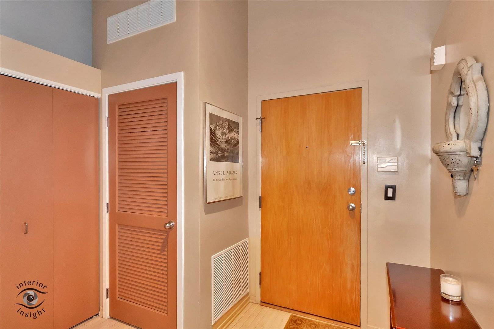 Chicago, IL 60654,360 W Illinois ST #114