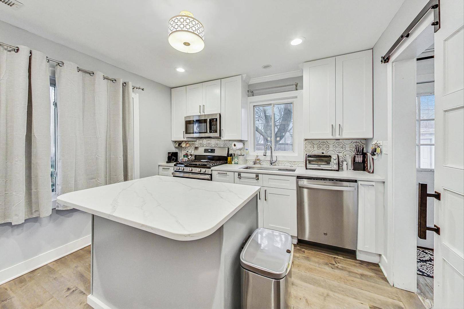 Evanston, IL 60202,1049 Fowler AVE