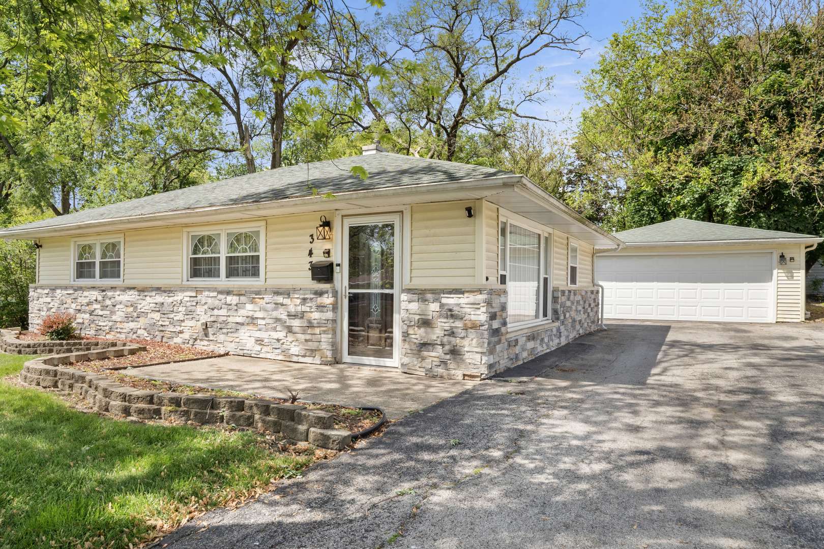 Park Forest, IL 60466,343 Miami ST