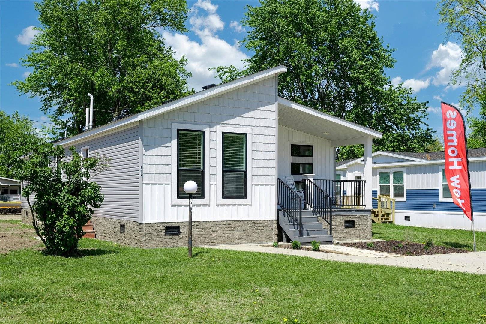 Mahomet, IL 61853,305 McLean ST