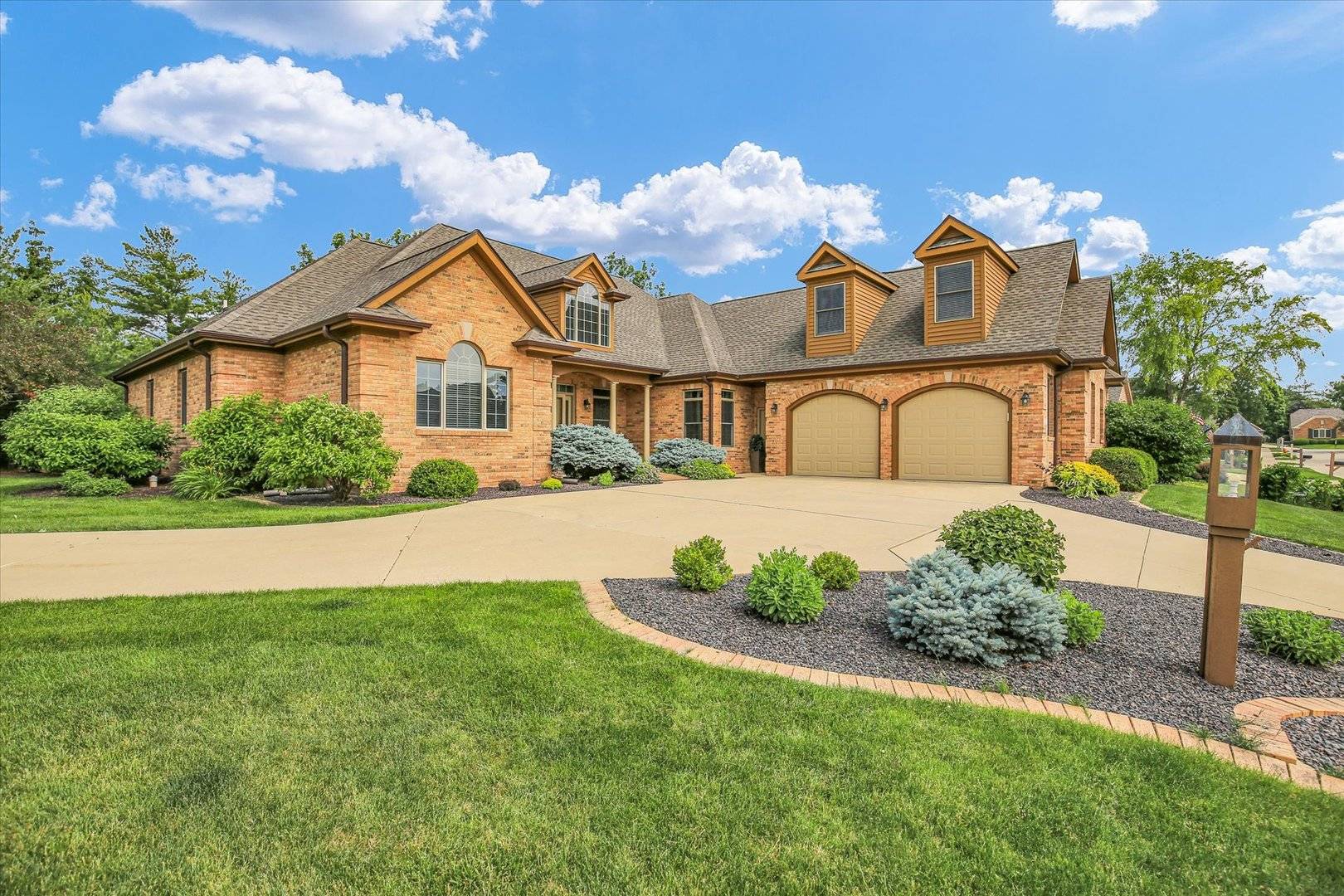 Champaign, IL 61822,2502 Prairie Ridge PL
