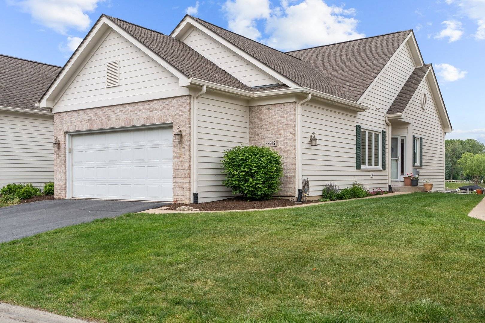 Antioch, IL 60002,39842 N Long DR