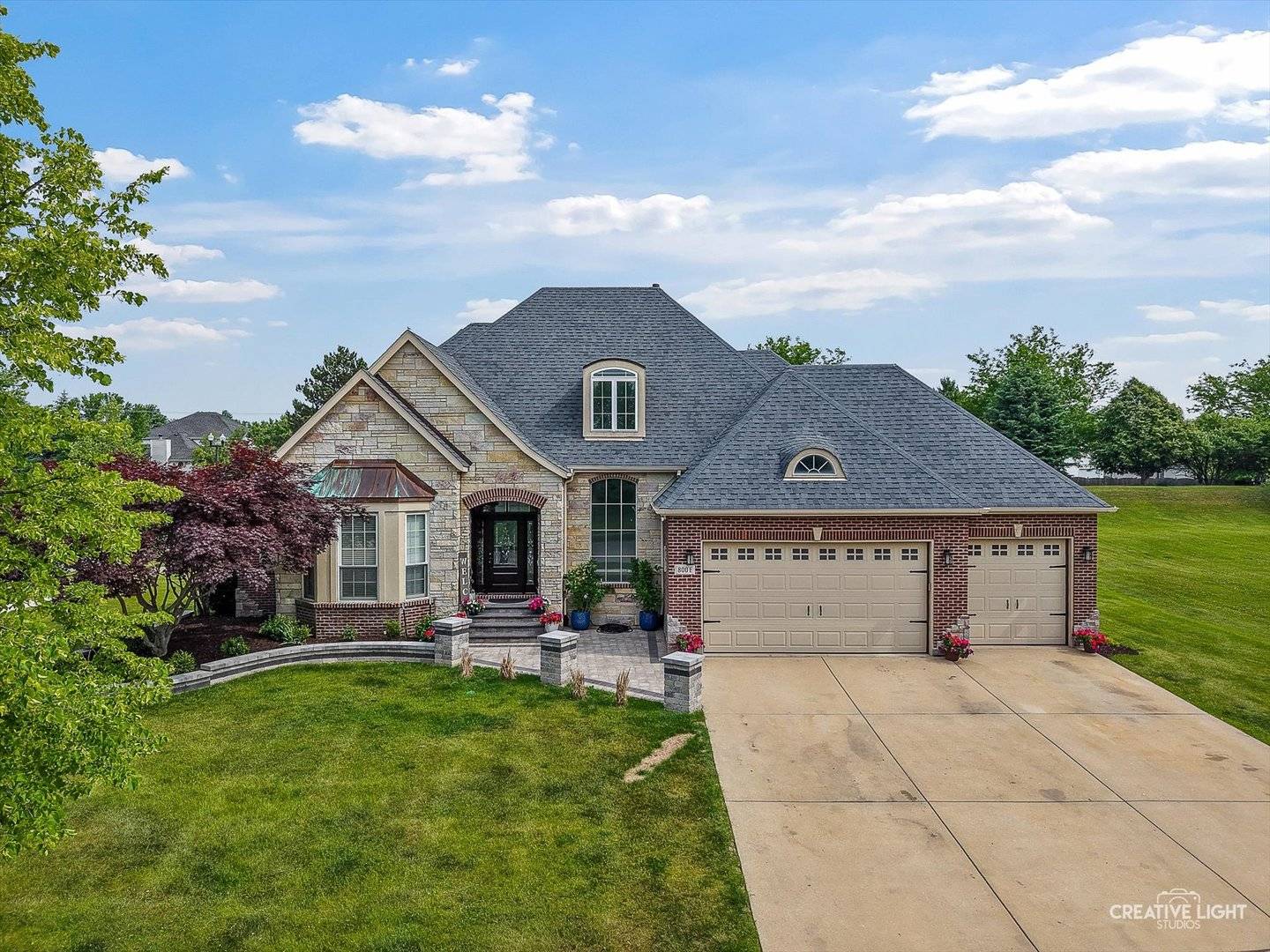 Shorewood, IL 60404,800 Diamond Head DR E