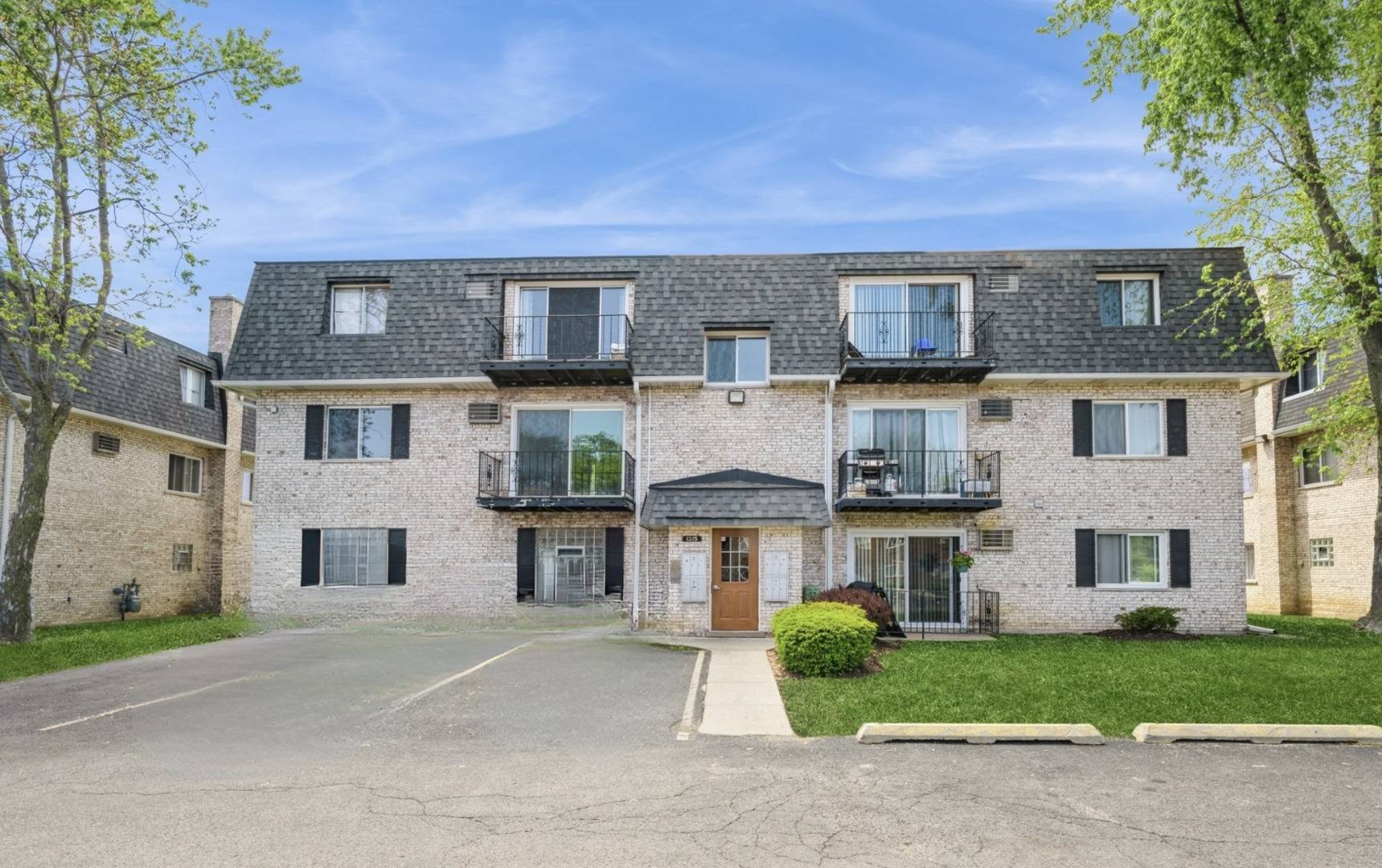 Palatine, IL 60074,1315 N Baldwin CT #2C