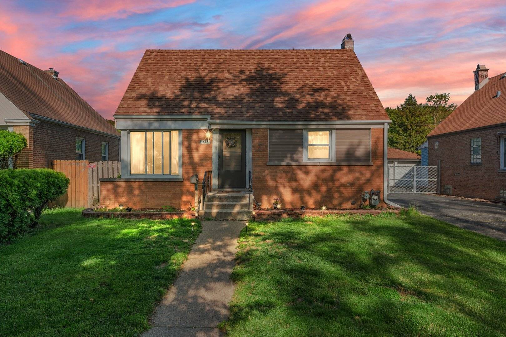 Calumet City, IL 60409,1678 State Line RD