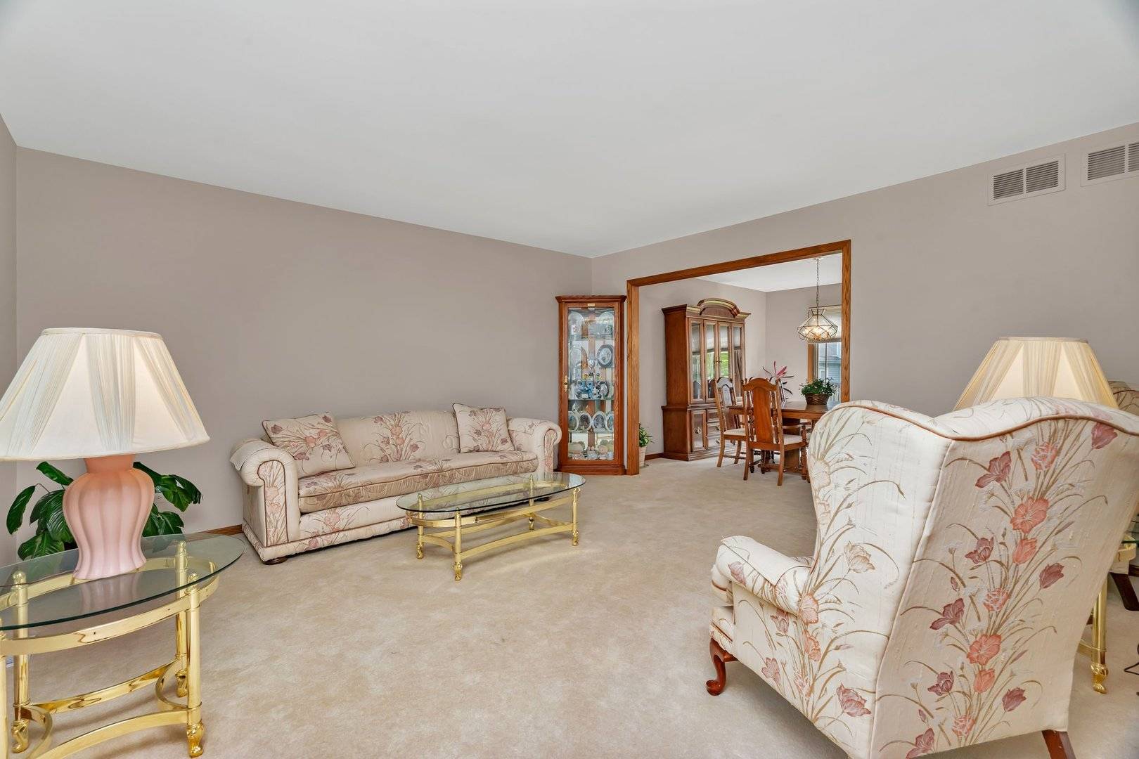 Hoffman Estates, IL 60169,910 N Dovington DR