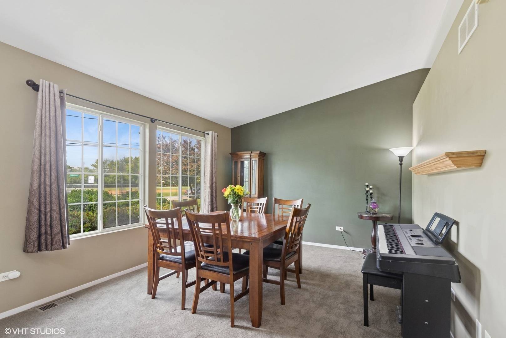 Lake Bluff, IL 60044,822 Foster AVE