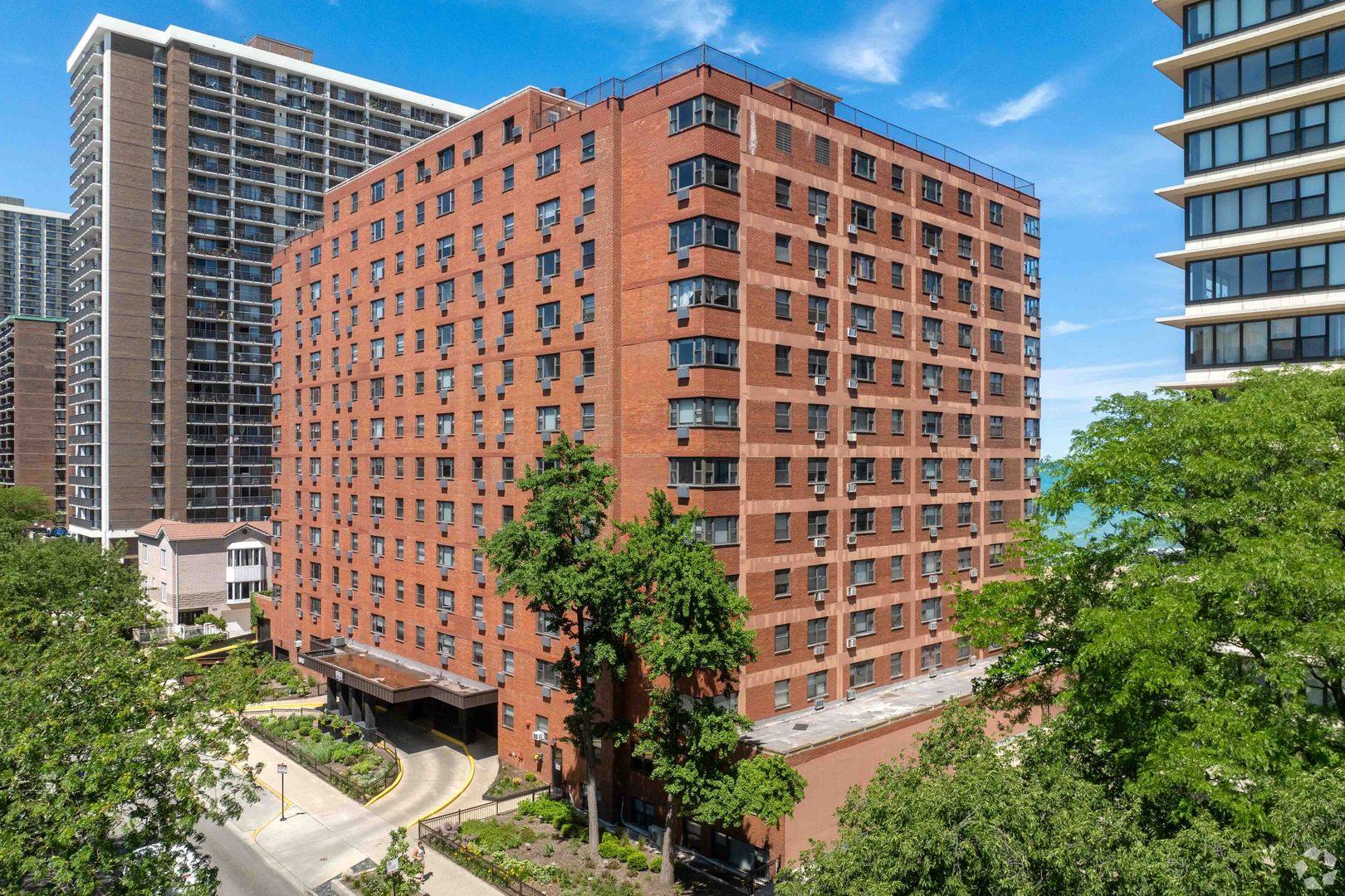Chicago, IL 60660,5815 N Sheridan RD #405