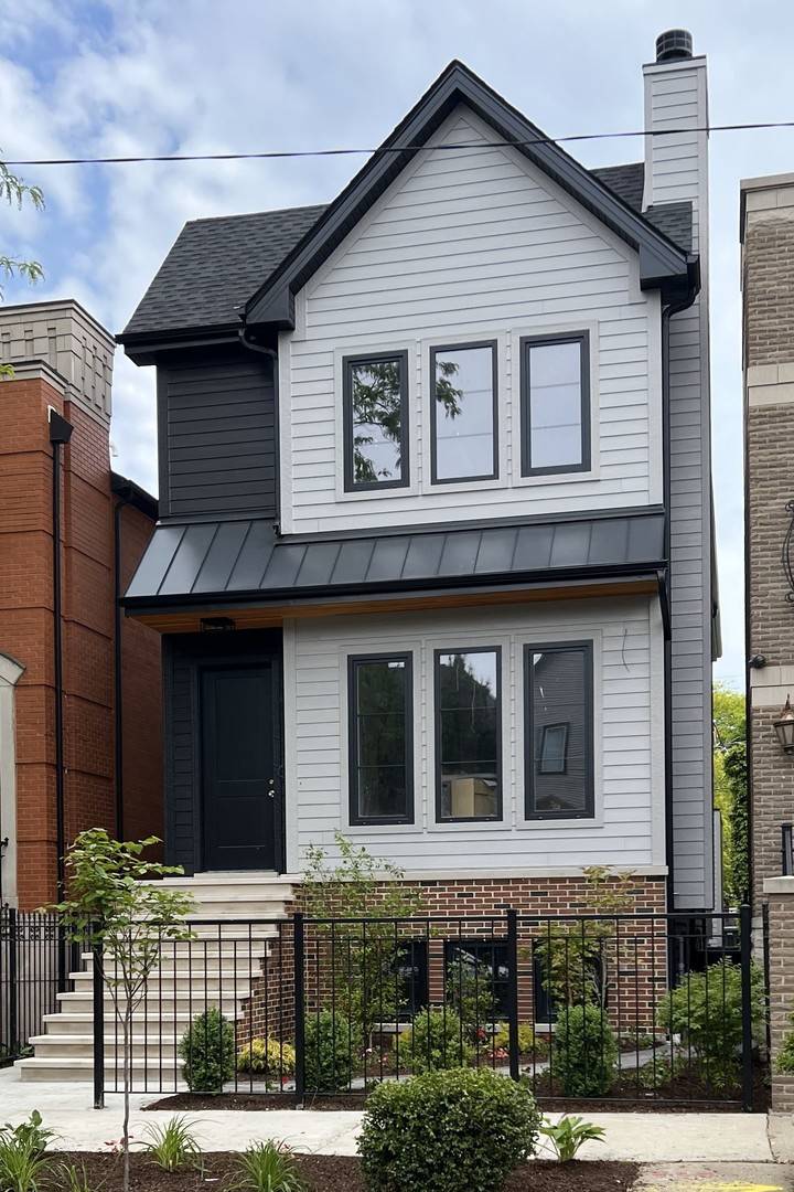 Chicago, IL 60657,1926 W Wellington AVE