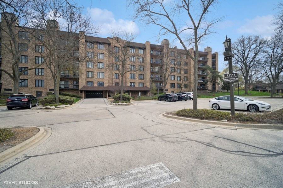 Northbrook, IL 60062,1771 Mission Hills RD #512