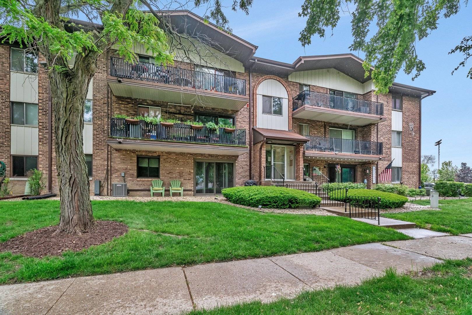 Crestwood, IL 60418,14028 Laramie AVE #1719
