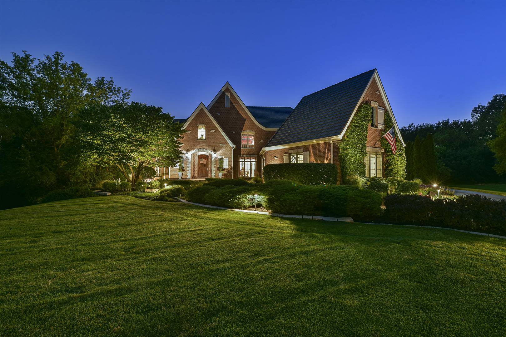 Barrington, IL 60010,26285 W Roberts LN