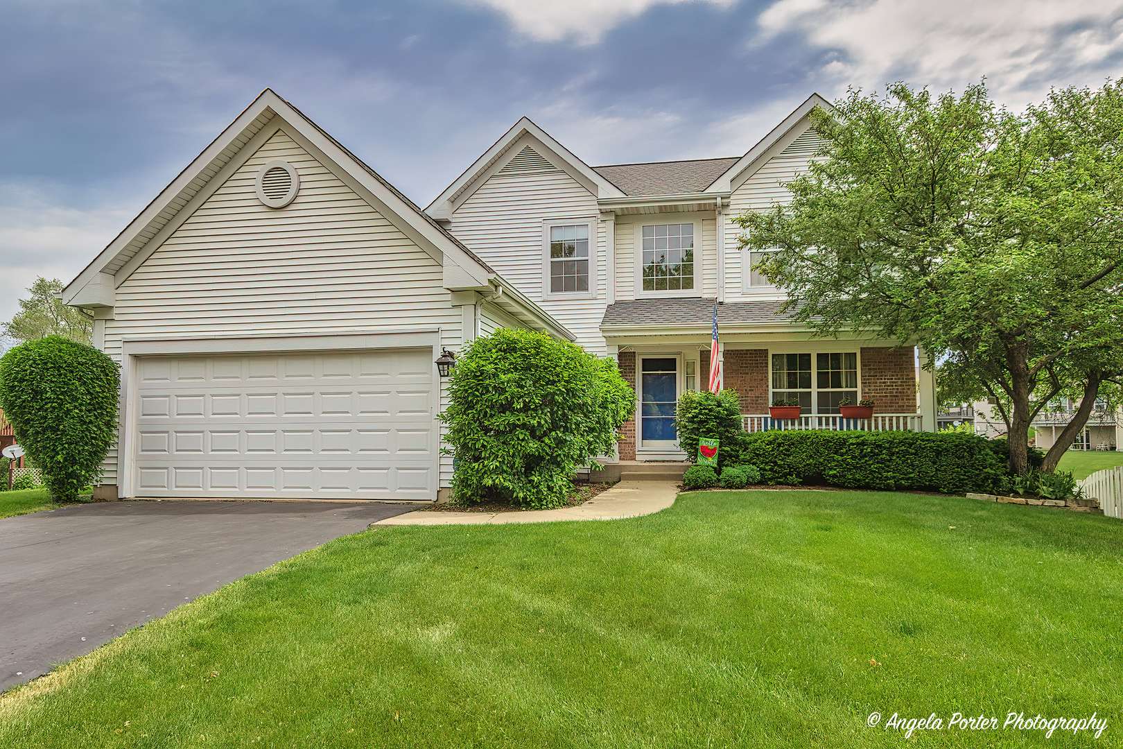 Algonquin, IL 60102,411 Lake Plumleigh WAY