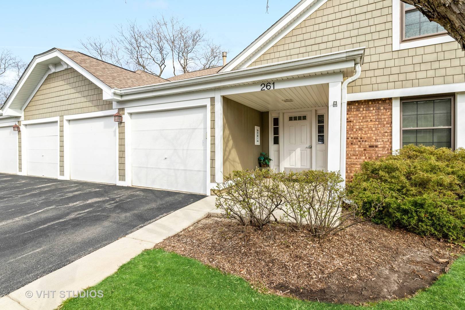 Schaumburg, IL 60193,261 Driftwood LN #A2
