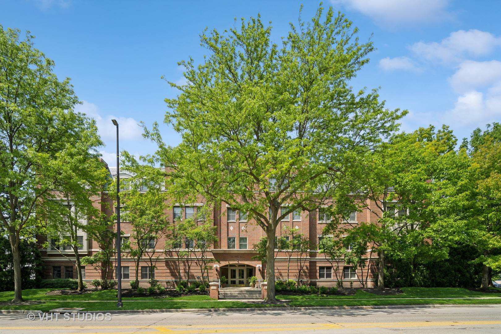 Highland Park, IL 60035,1688 Green Bay RD #303