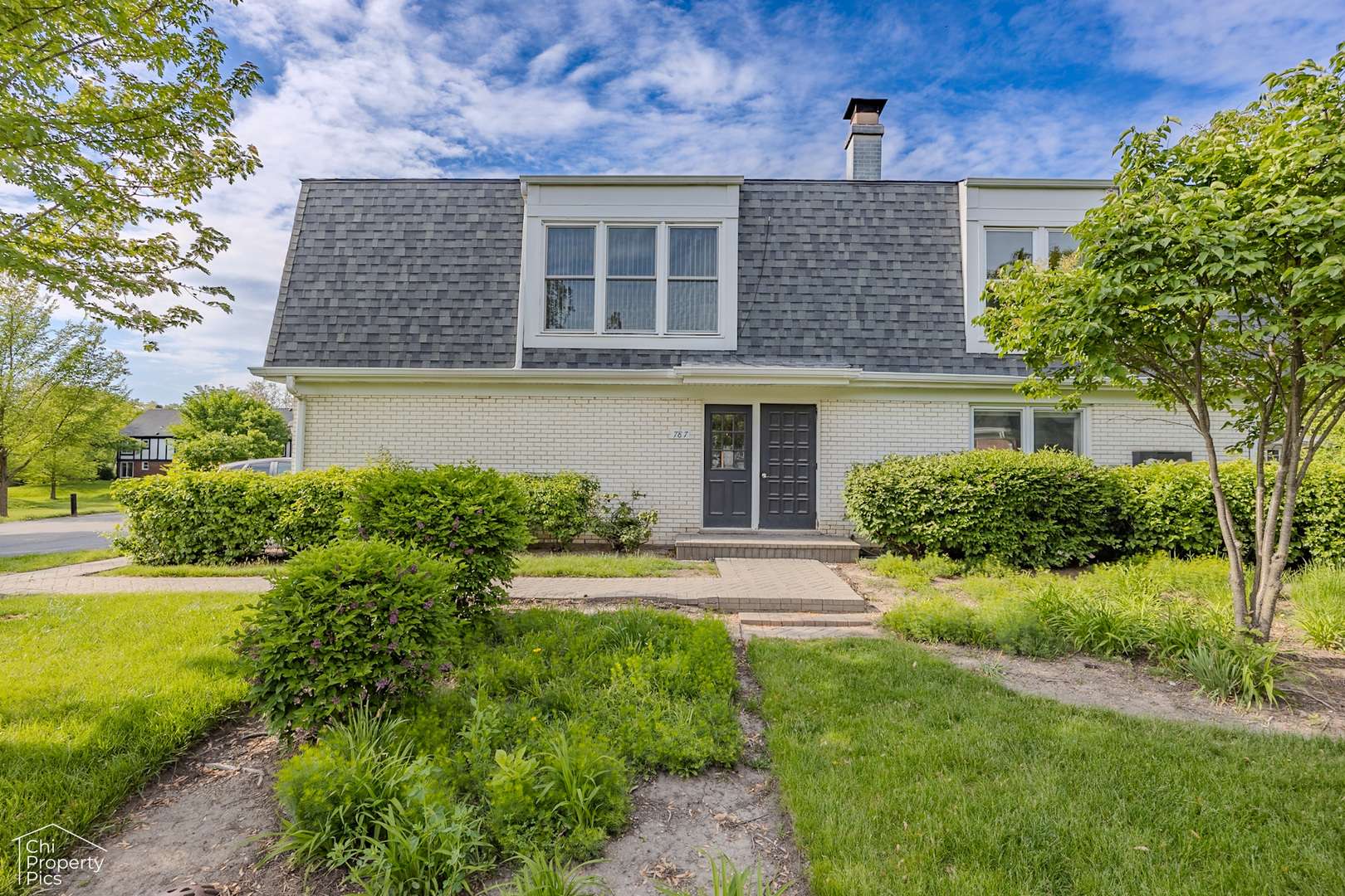 Libertyville, IL 60048,787 Garfield AVE #B