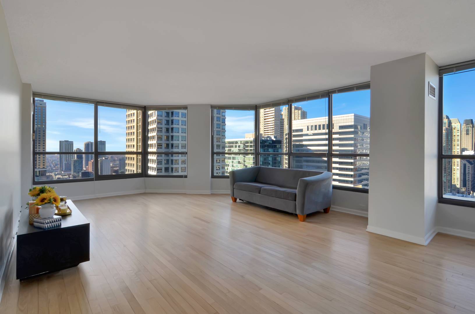 Chicago, IL 60611,405 N WABASH AVE #3203