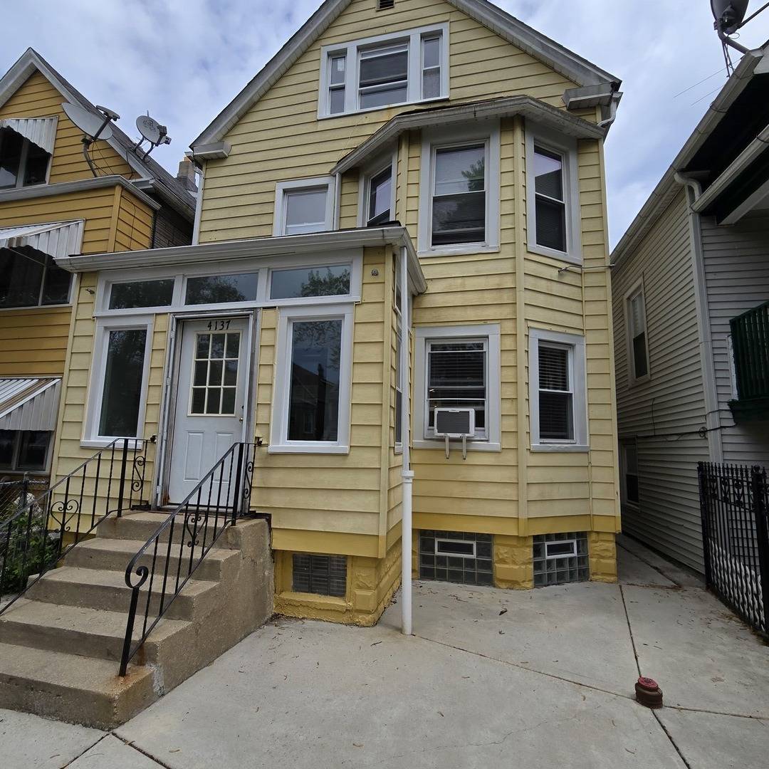 Chicago, IL 60618,4137 N BERNARD AVE #1