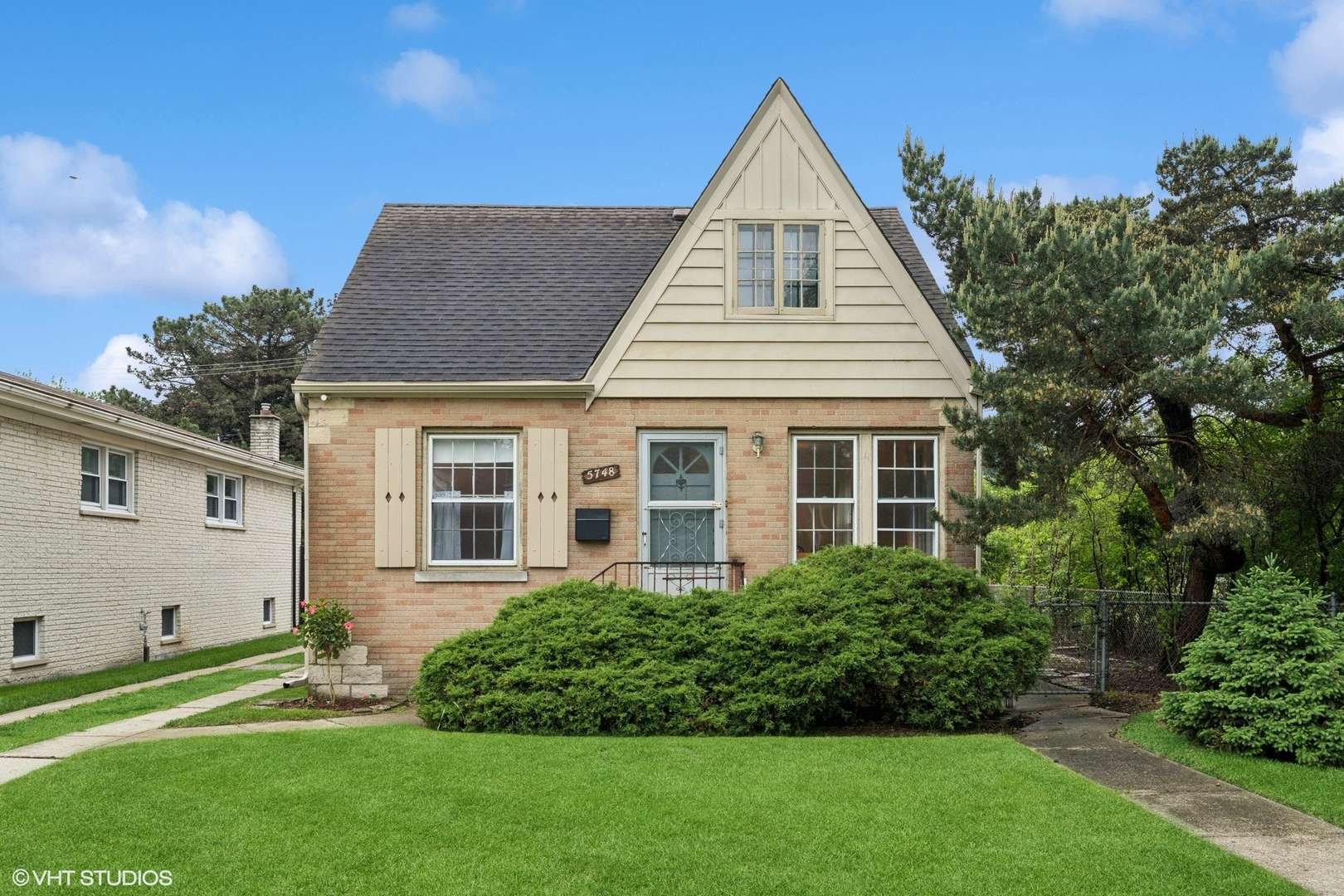 Chicago, IL 60646,5748 N Lansing AVE