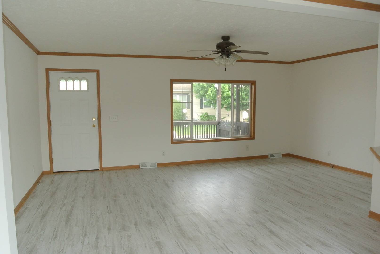 Sandwich, IL 60548,894 Meadowlark CIR