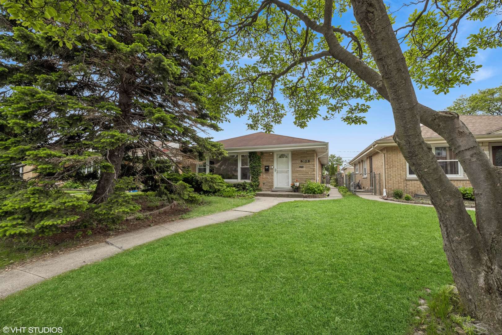 Skokie, IL 60077,5513 Mulford ST