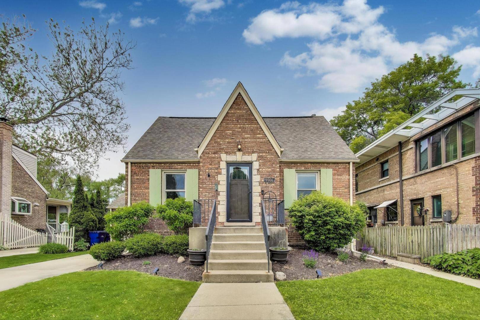 Evergreen Park, IL 60805,9906 S Saint Louis AVE