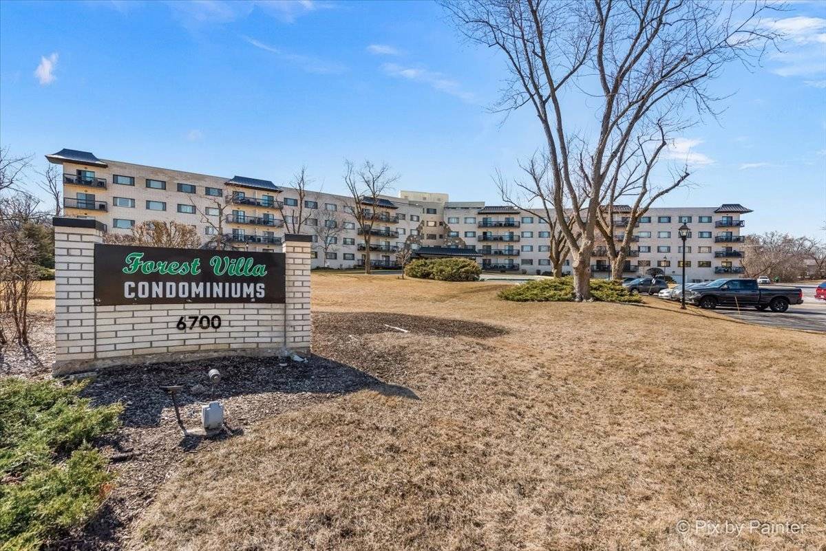 Countryside, IL 60525,6700 S Brainard AVE S #102