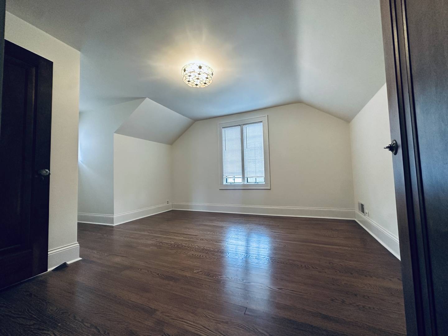 Naperville, IL 60563,127 W Ogden AVE
