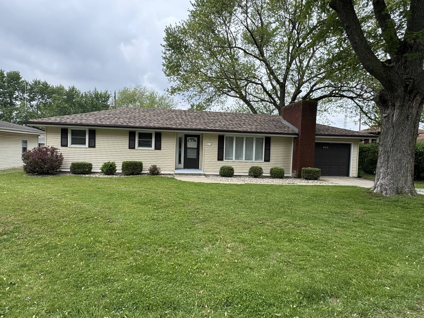 St. Anne, IL 60964,29 E Circle DR