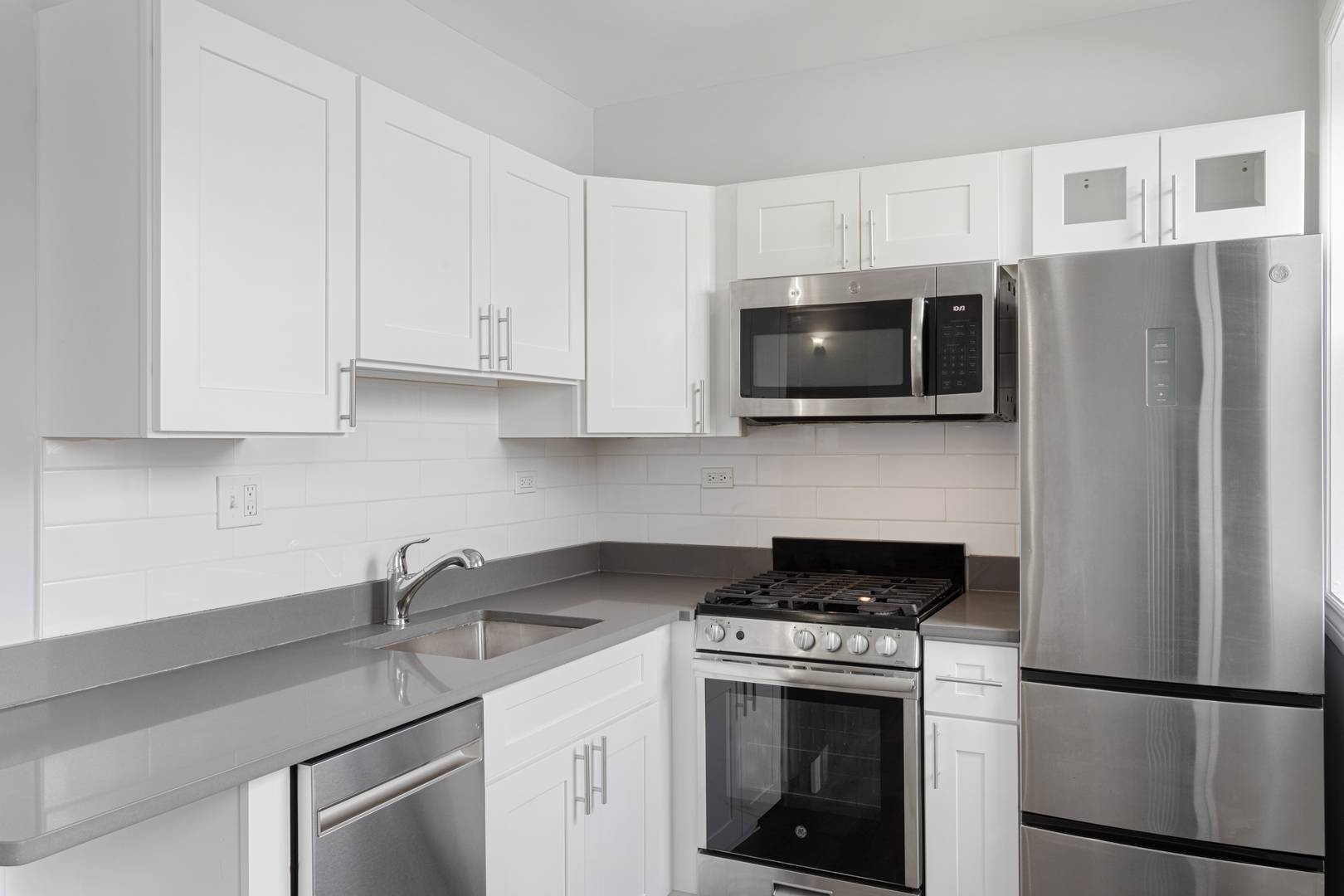 Chicago, IL 60626,1521 W Sherwin AVE #310