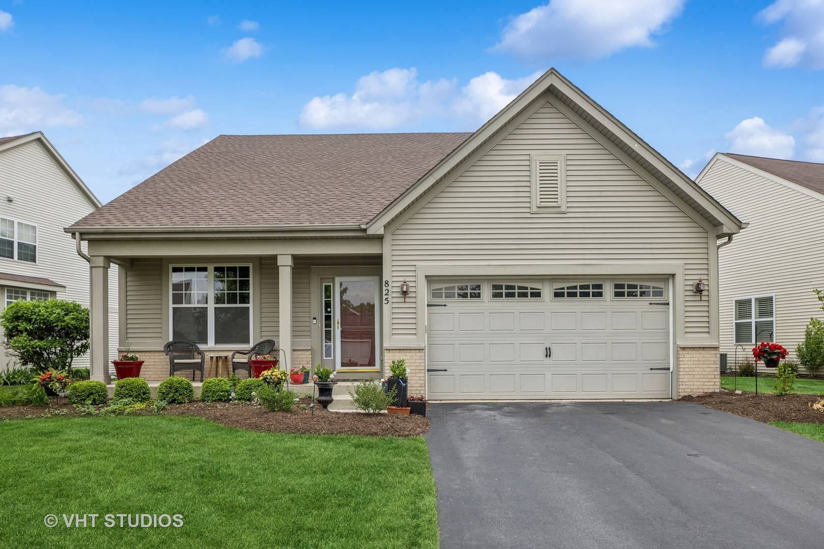 Oswego, IL 60543,825 Colchester DR