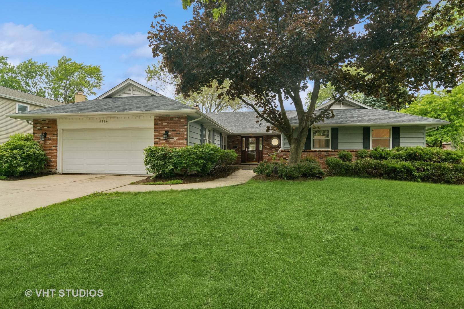Palatine, IL 60067,1116 W Mallard DR