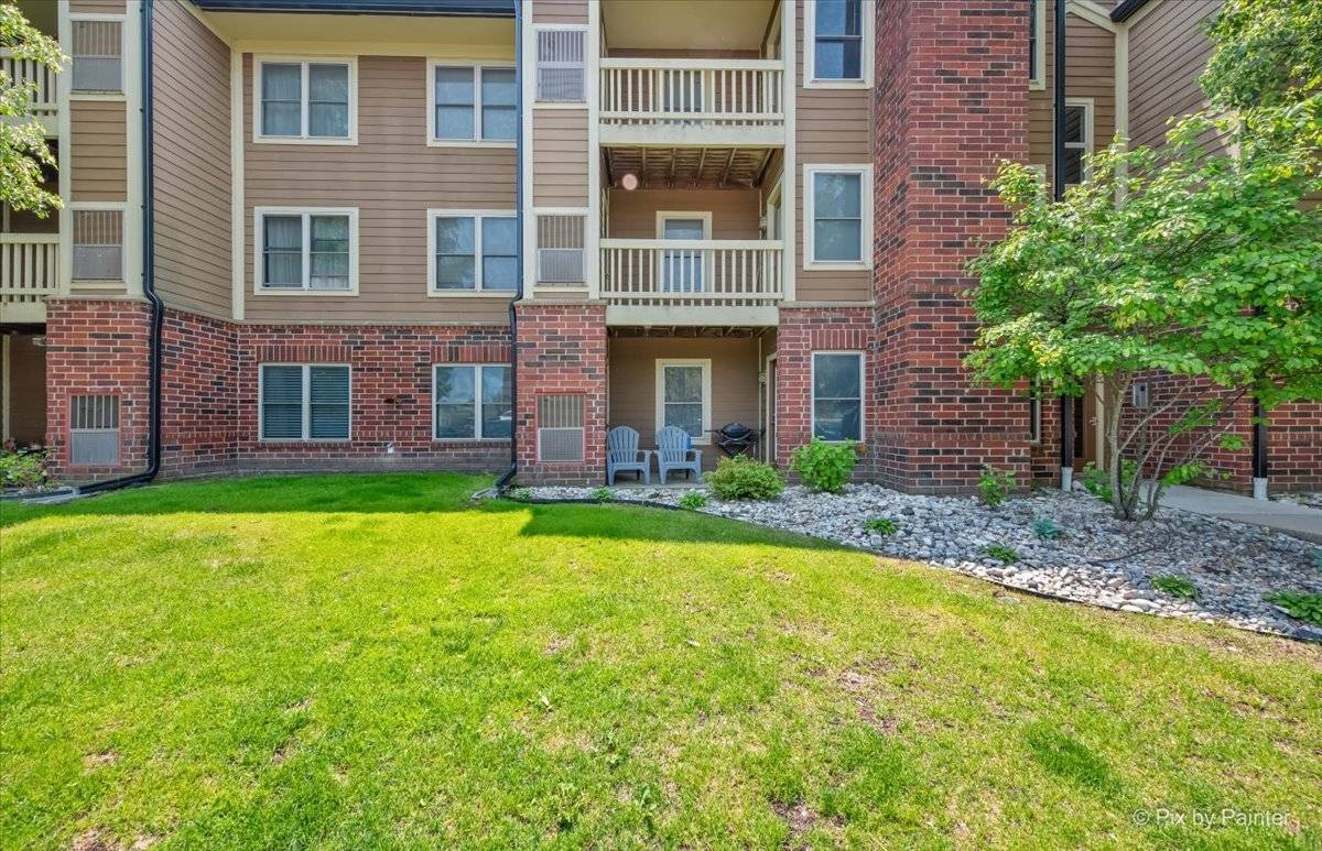 Bloomingdale, IL 60108,212 Glengarry DR #105