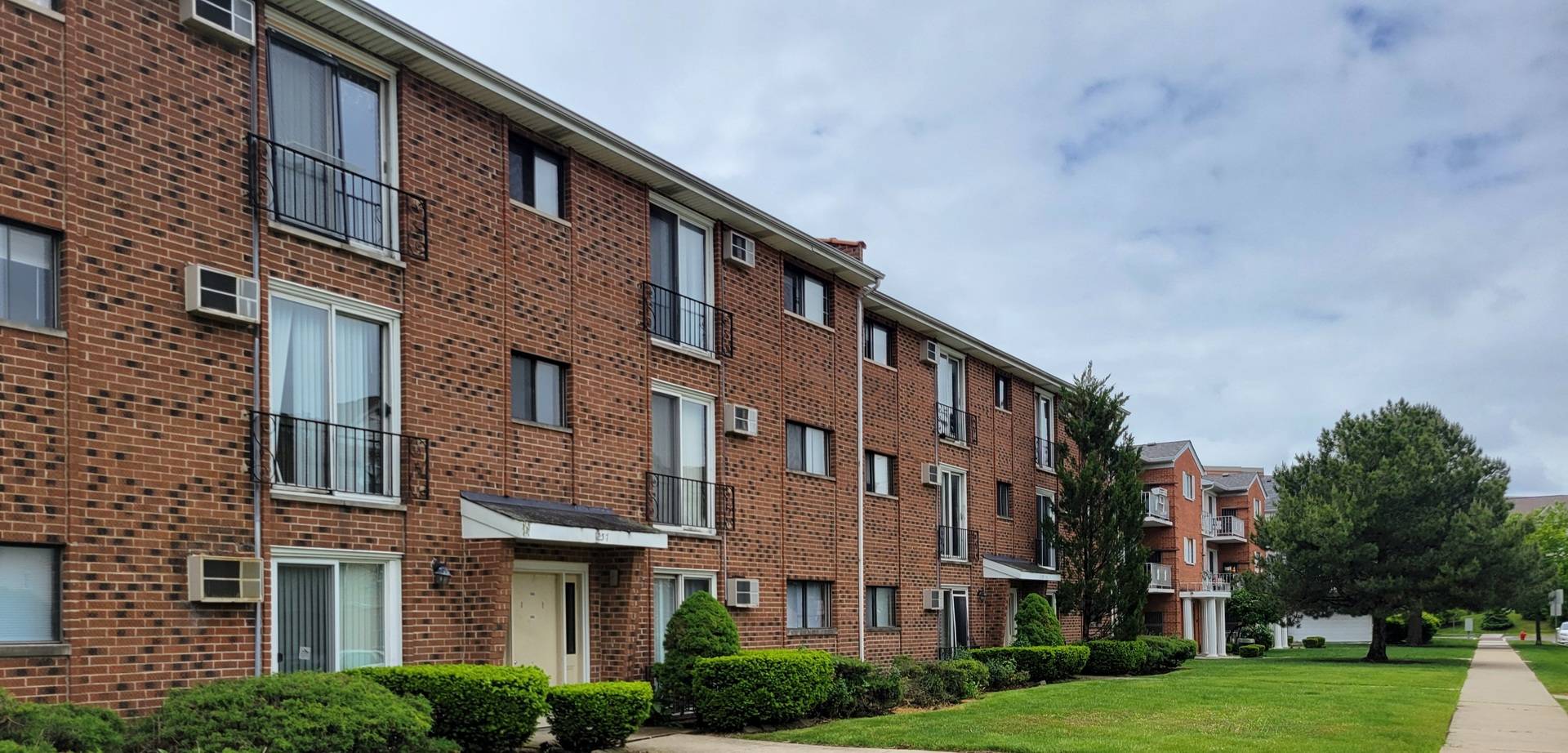 Des Plaines, IL 60016,1239 Harding AVE #D3