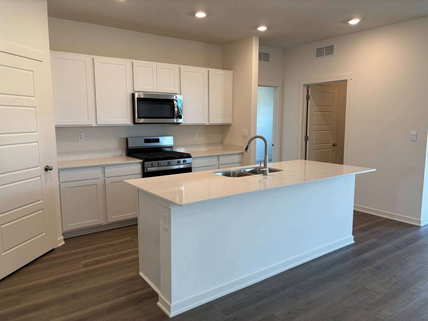 Wonder Lake, IL 60097,2520 redwood TRL