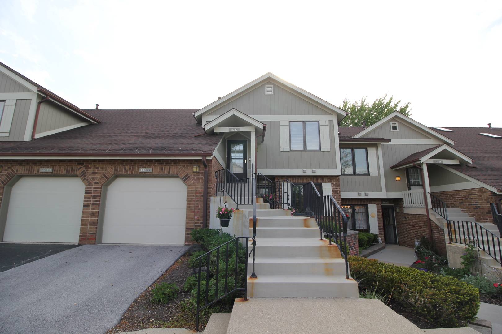 Palos Heights, IL 60463,13340 S Oakview CT #V2