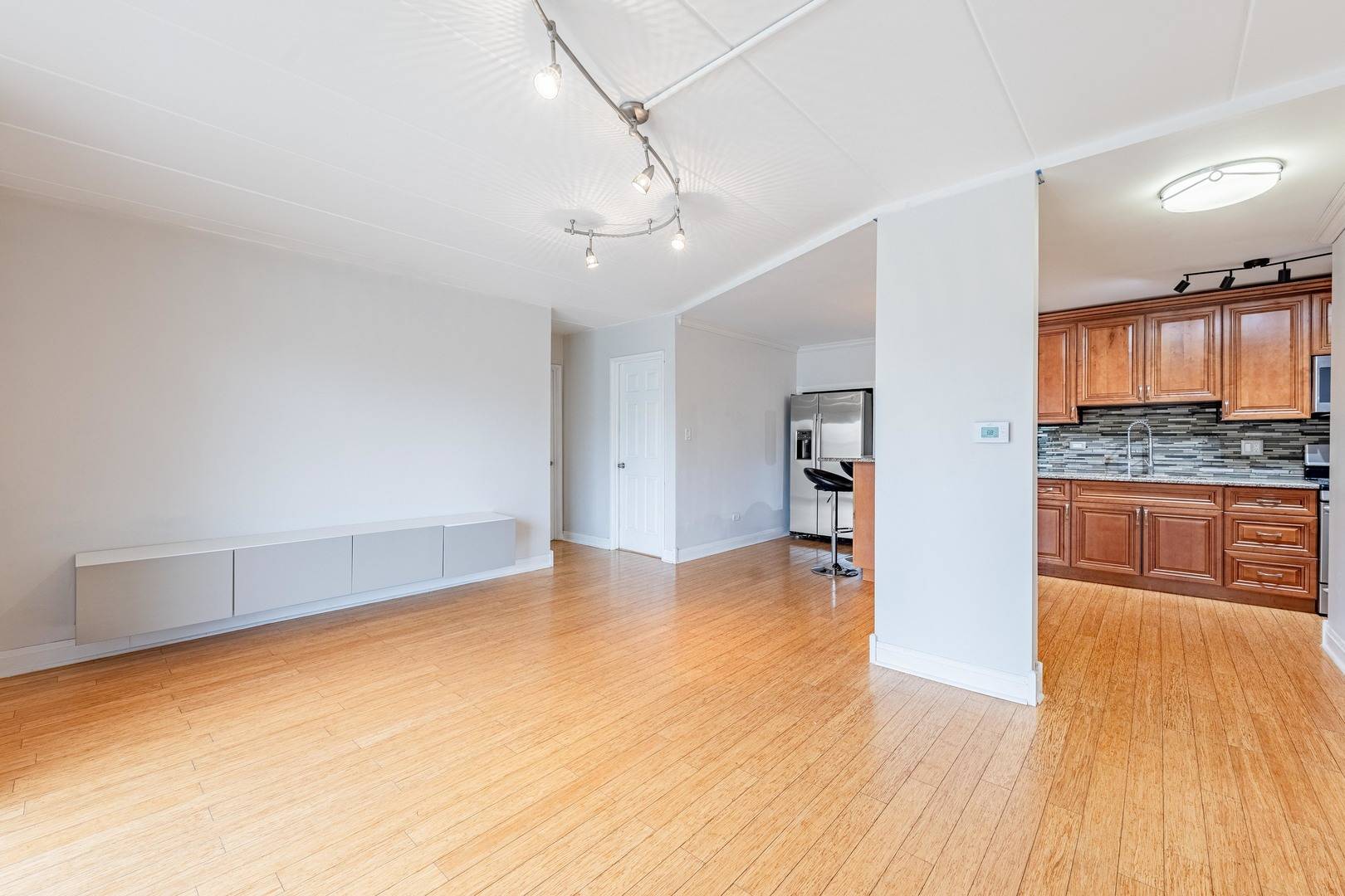 Chicago Ridge, IL 60415,11010 Central AVE #2A