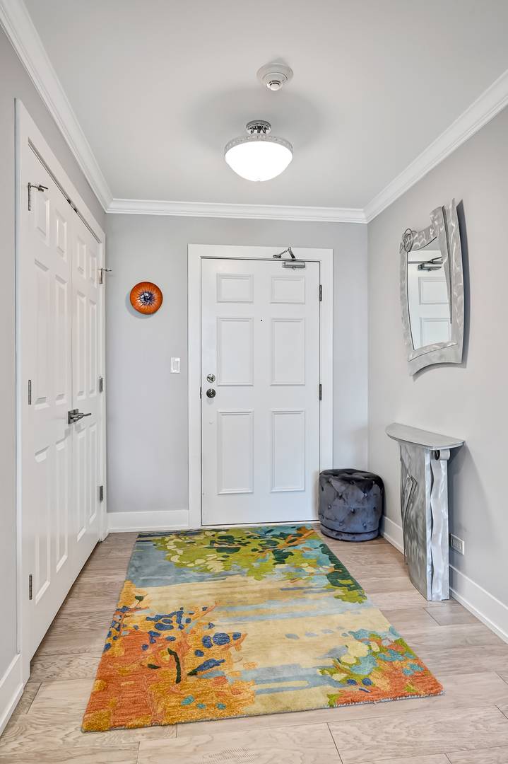 Hinsdale, IL 60521,1409 Burr Oak RD #311A