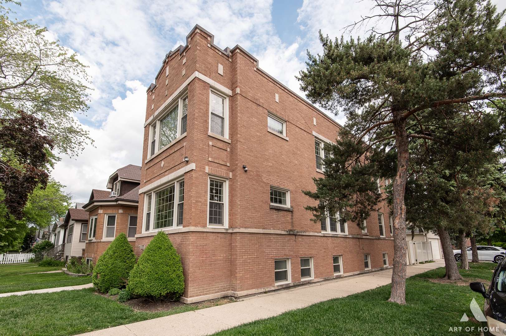 Chicago, IL 60641,3301 N KILBOURN AVE
