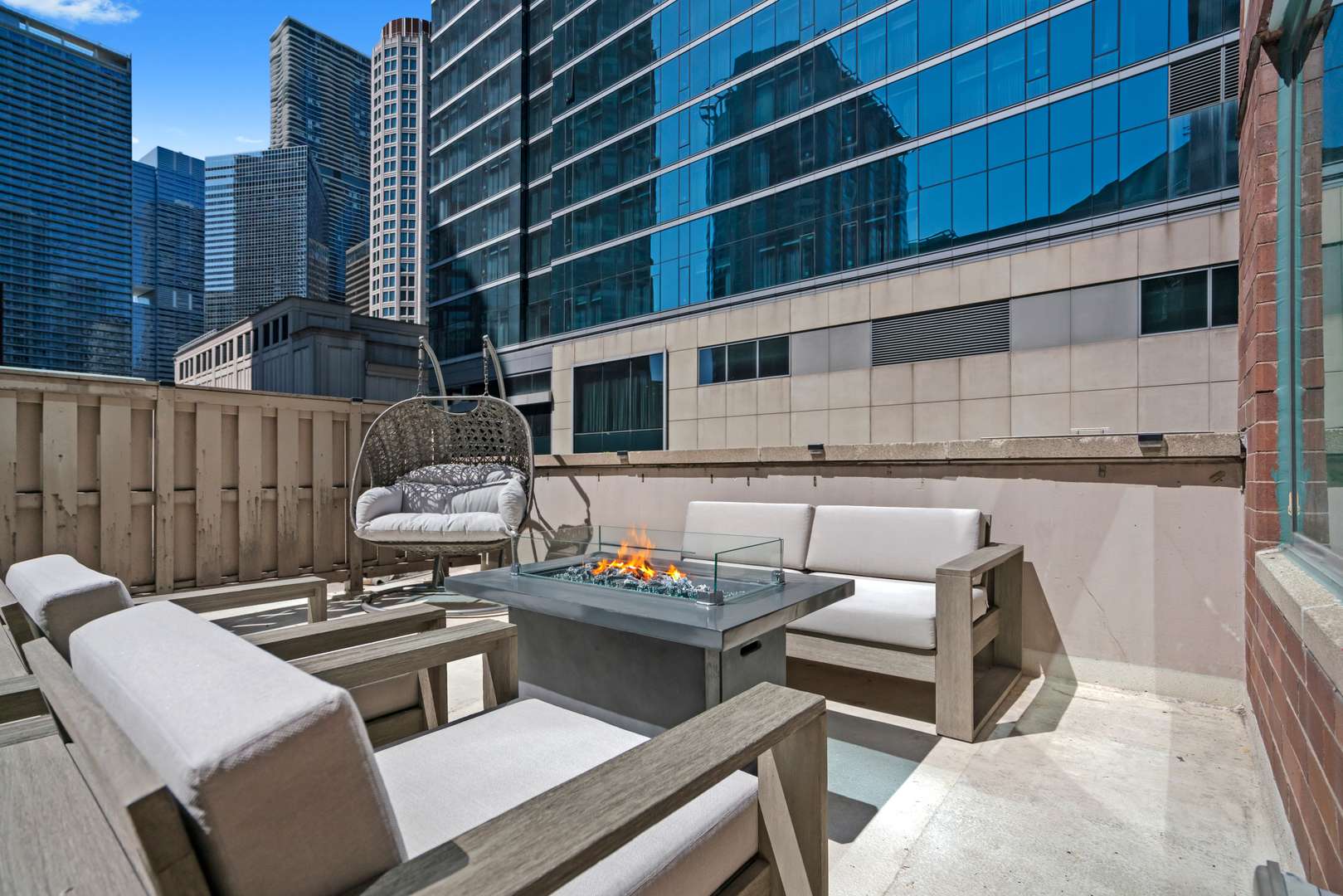 Chicago, IL 60611,440 N McClurg CT #301