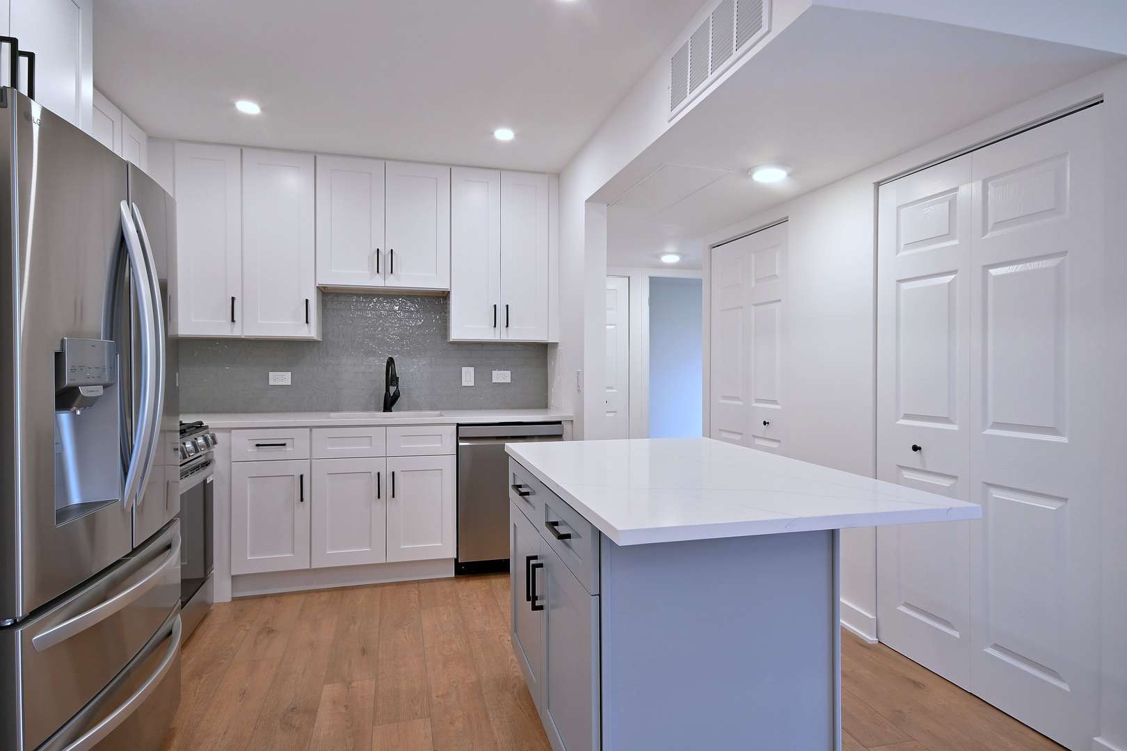 Elk Grove Village, IL 60007,700 Wellington AVE #315