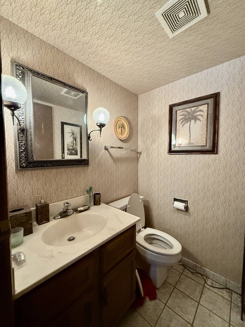Glenview, IL 60025,1545 Winnetka RD #1545